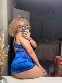 gypsylalaa's Offline Chat Room