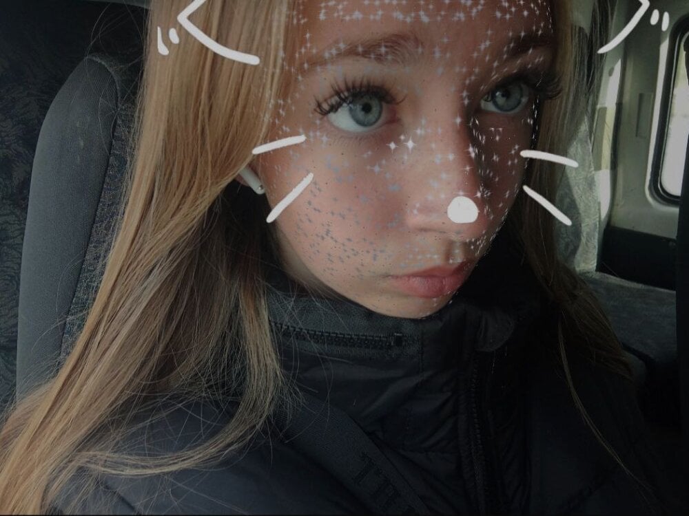 sexcam-girls.com vetamacks livesex profile in blond-hair cams