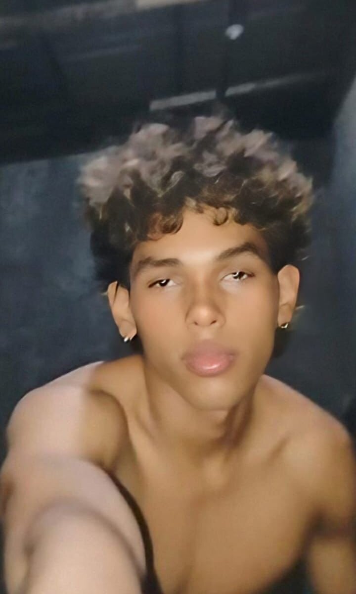 LiamVibes212's Live XXX Chat