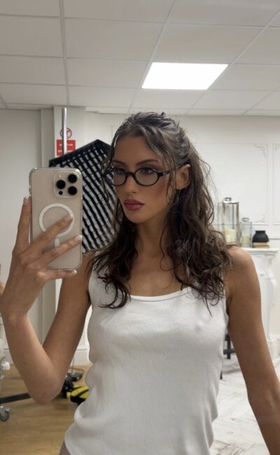 MilaRenee live on StripChat -  MilaRenee on StripChat