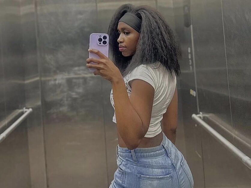 mishmelly from stripchat