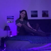 Helena_Wolf's Offline Chat Room
