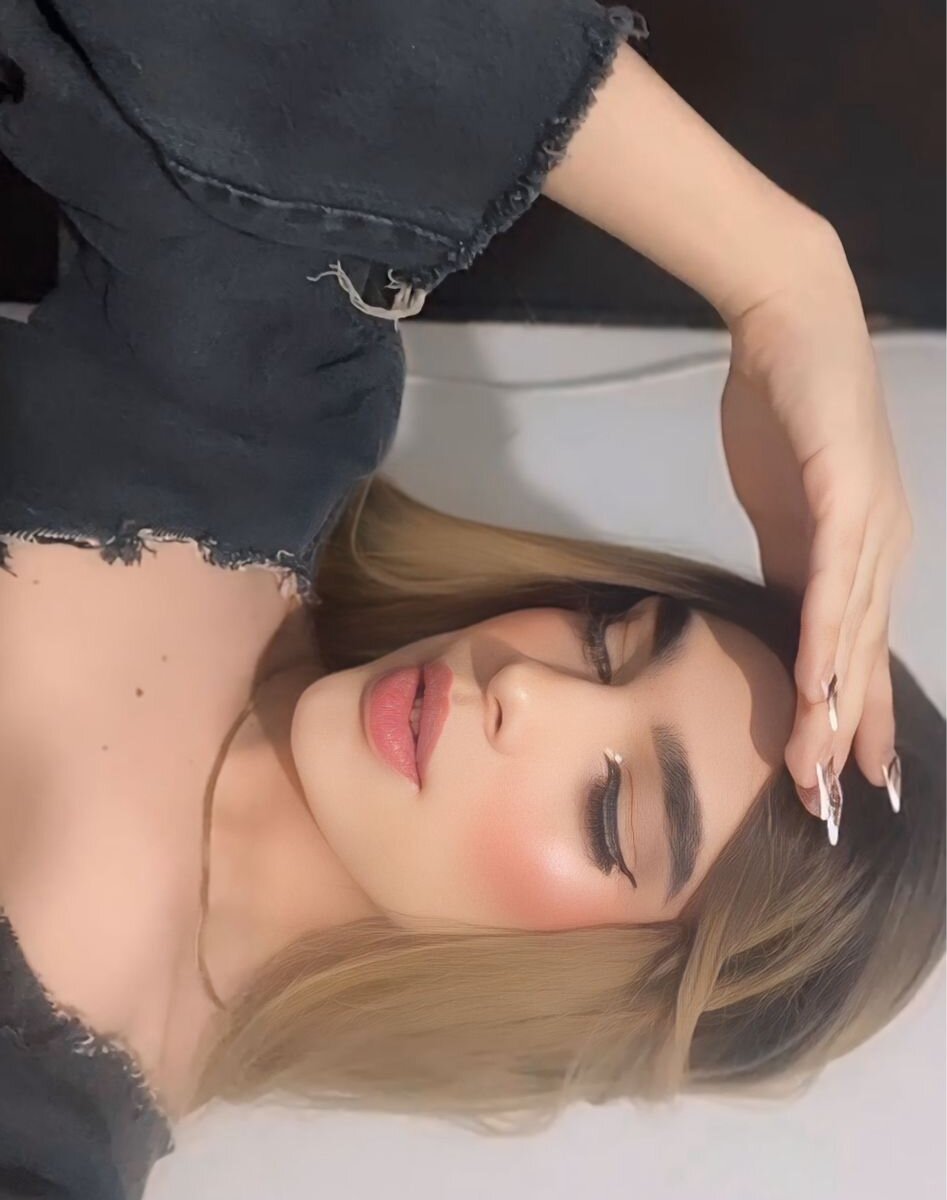 valery_rosse__ from stripchat