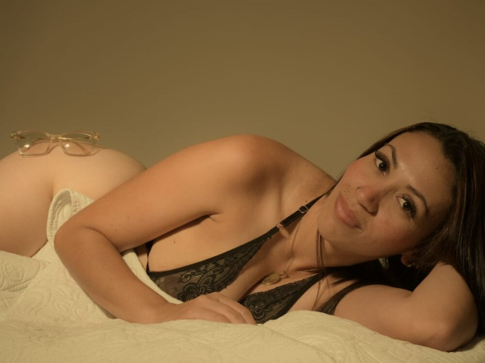 Camille_Juicy