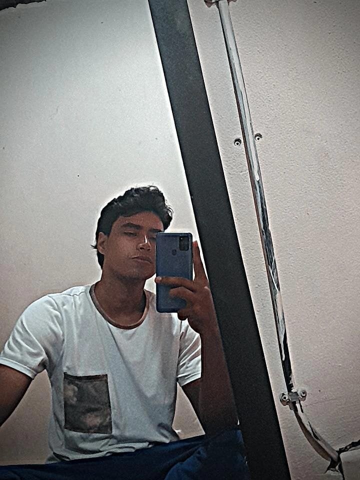 Simon_Pernia profile