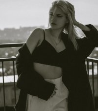 Sandra_Ss' Offline Chat Room
