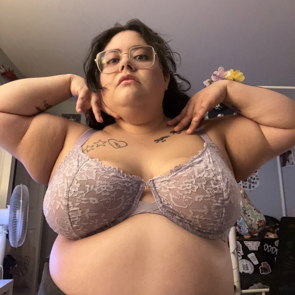 jordyo27 webcam profile - Ugandan