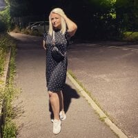Sara-Conor-1's Offline Chat Room