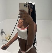 Ebonygirlxxx's Offline Chat Room
