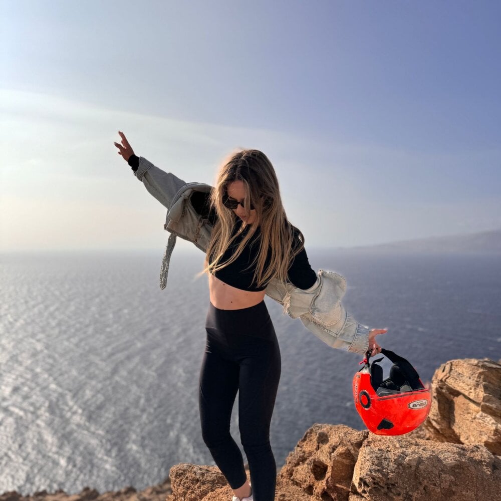 angeloflovee Offline XXX-Chat