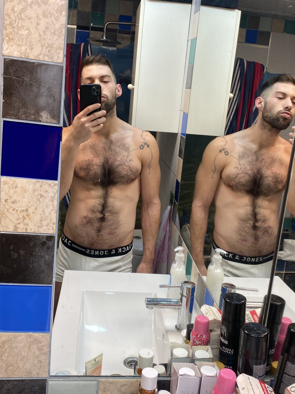 Alejandrito27's Offline XXX Chat