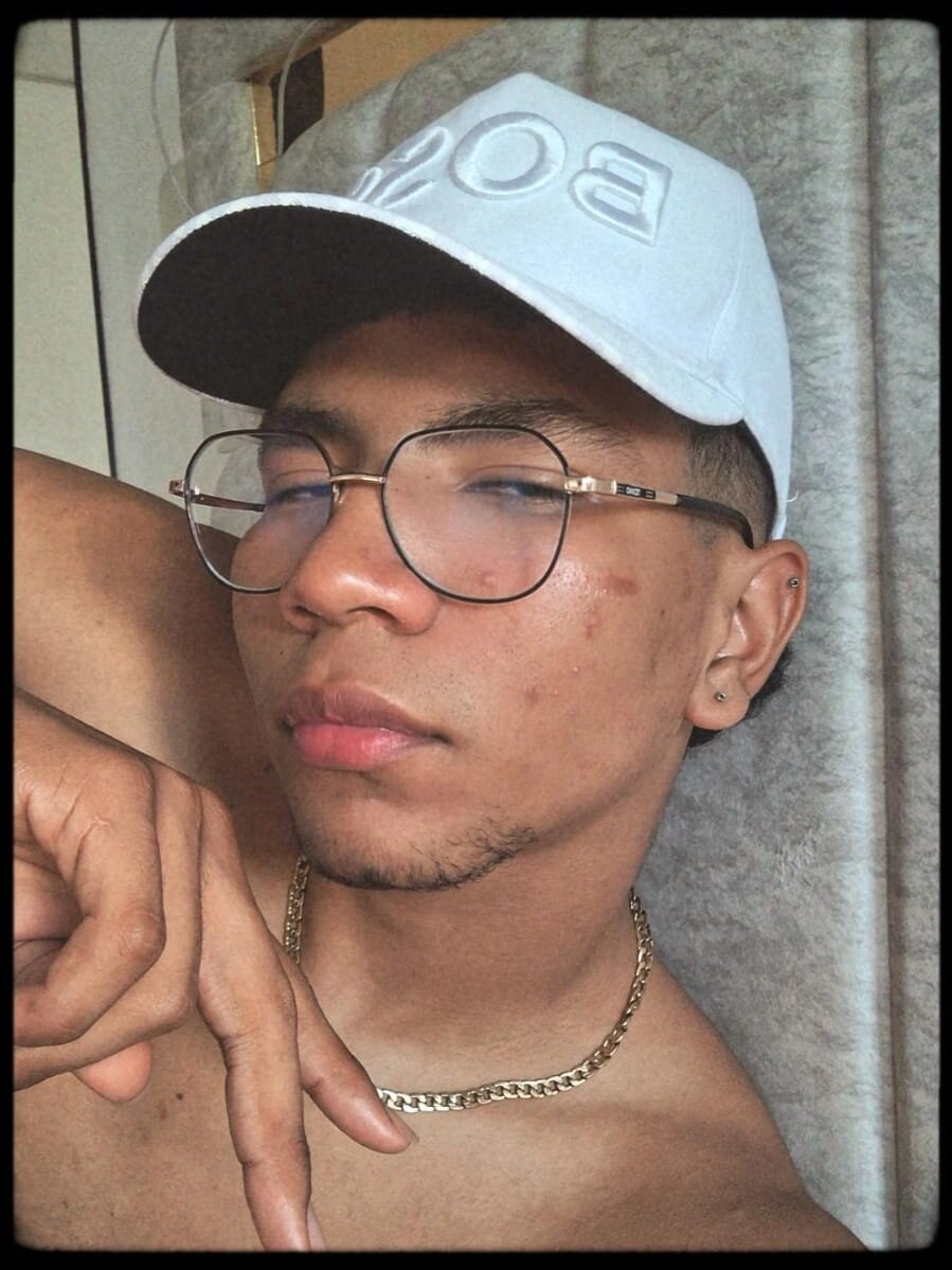 andrew_bonnie from stripchat