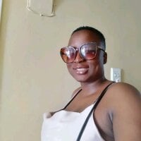 Ebony_DarkBeautyX's Offline Chat Room