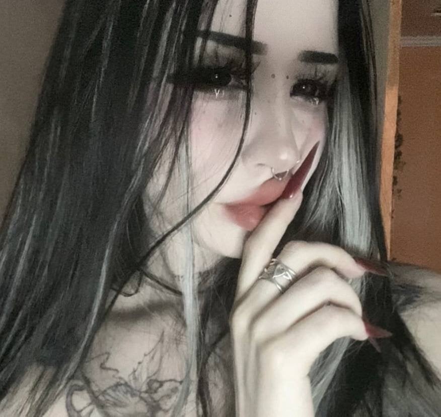 alisa_tattoogirl1's Offline XXX Chat