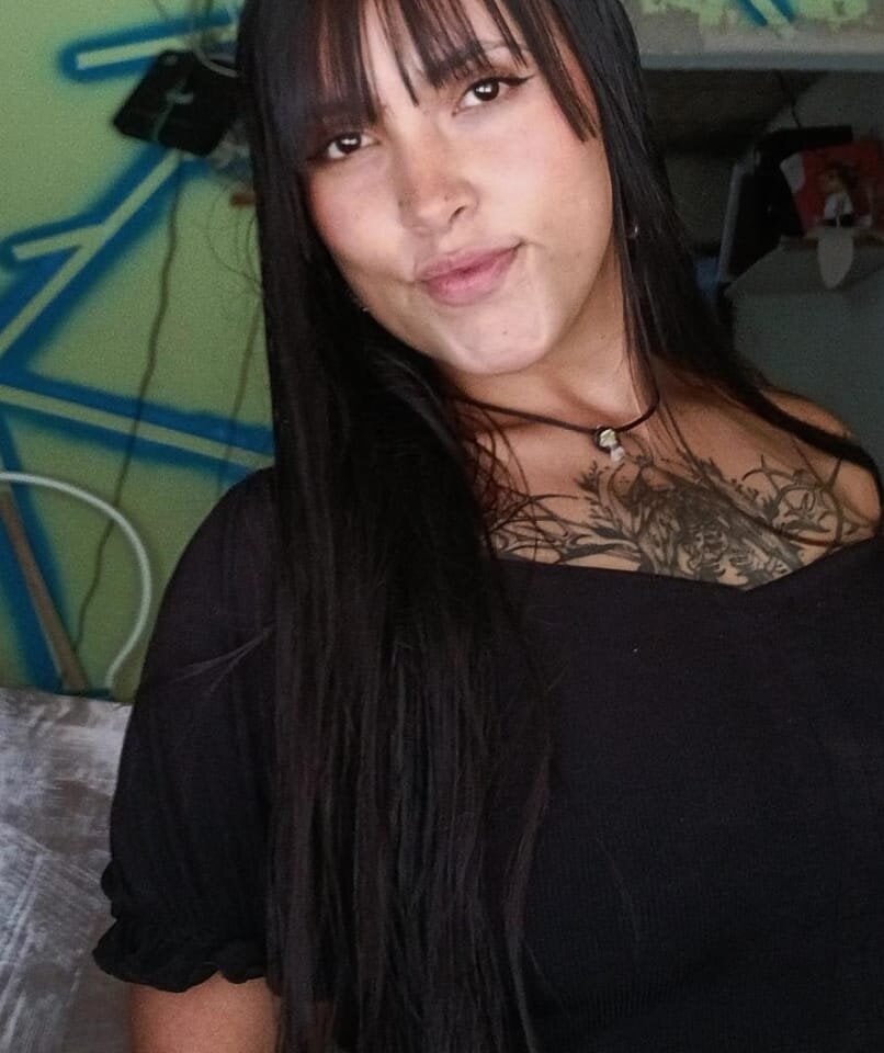 sexlivecamsites.com kiramane livesex profile in thin cams