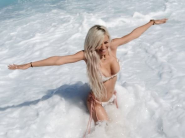 Alexya_'s Offline XXX Chat