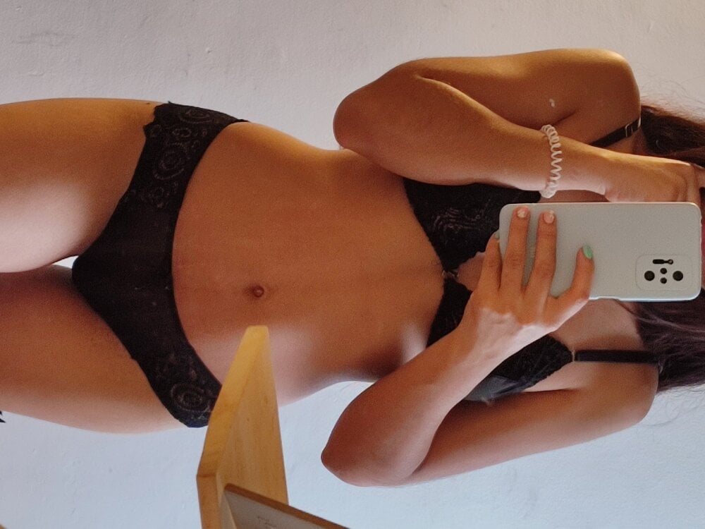 Little_kandy9 🗜 live sex chat