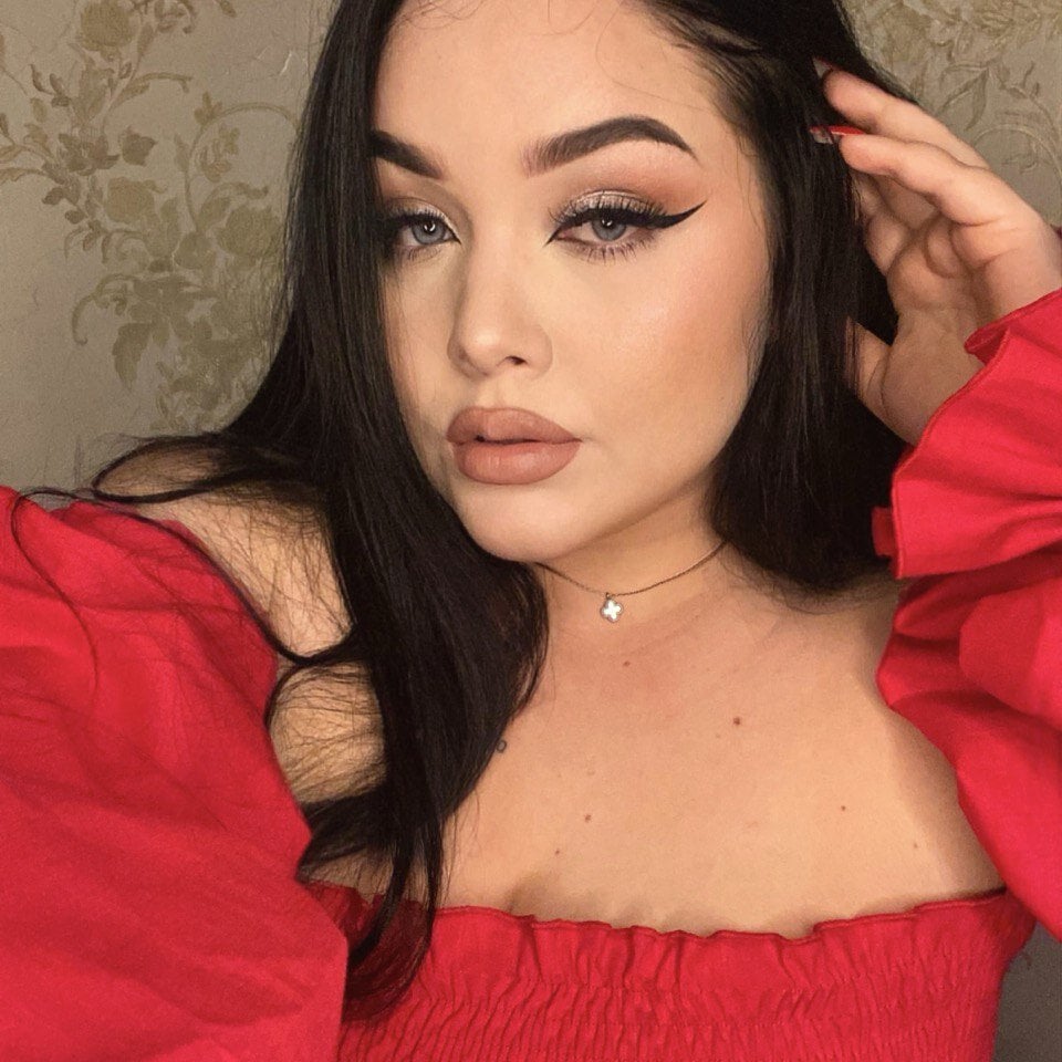 6livesex.com kissmycurve livesex profile in grey-hair cams