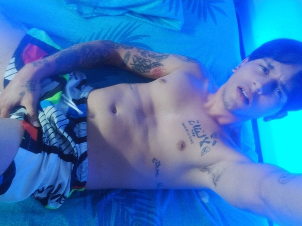 trompy_largo23 from stripchat