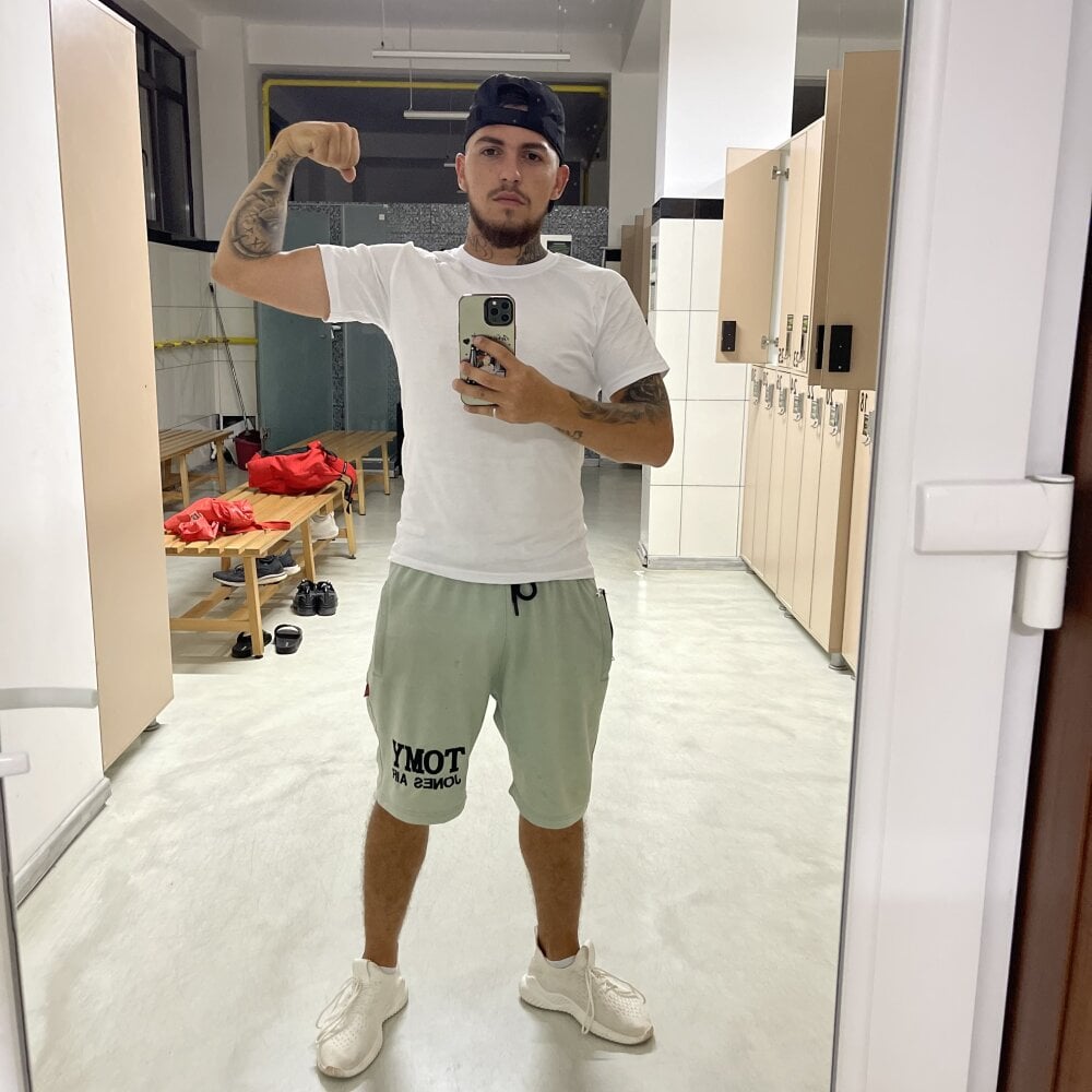 muhamedlaur1 Offline XXX-chat