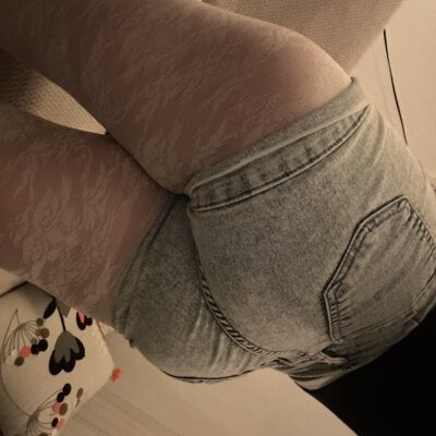 Esra_28Live Webcam