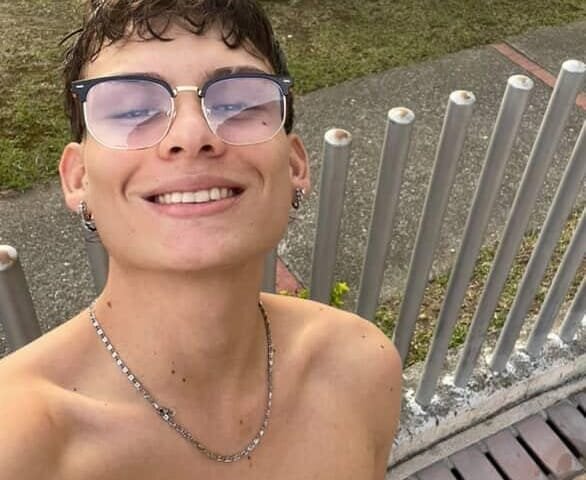 isaac_18_ from stripchat
