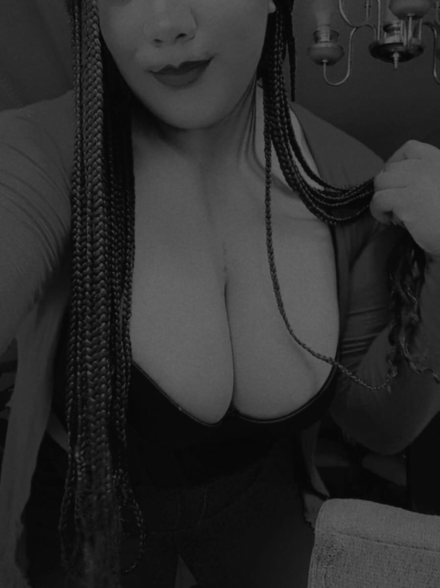 _loreine_canelita from stripchat