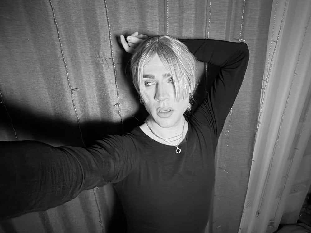 alexia_sam Offline XXX-chat