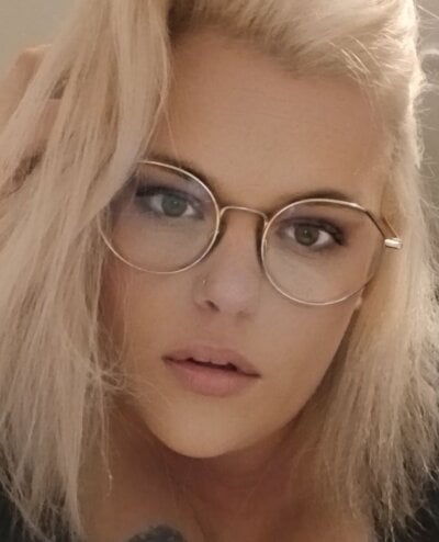 Profile and Statistics for Siryna on StripChat