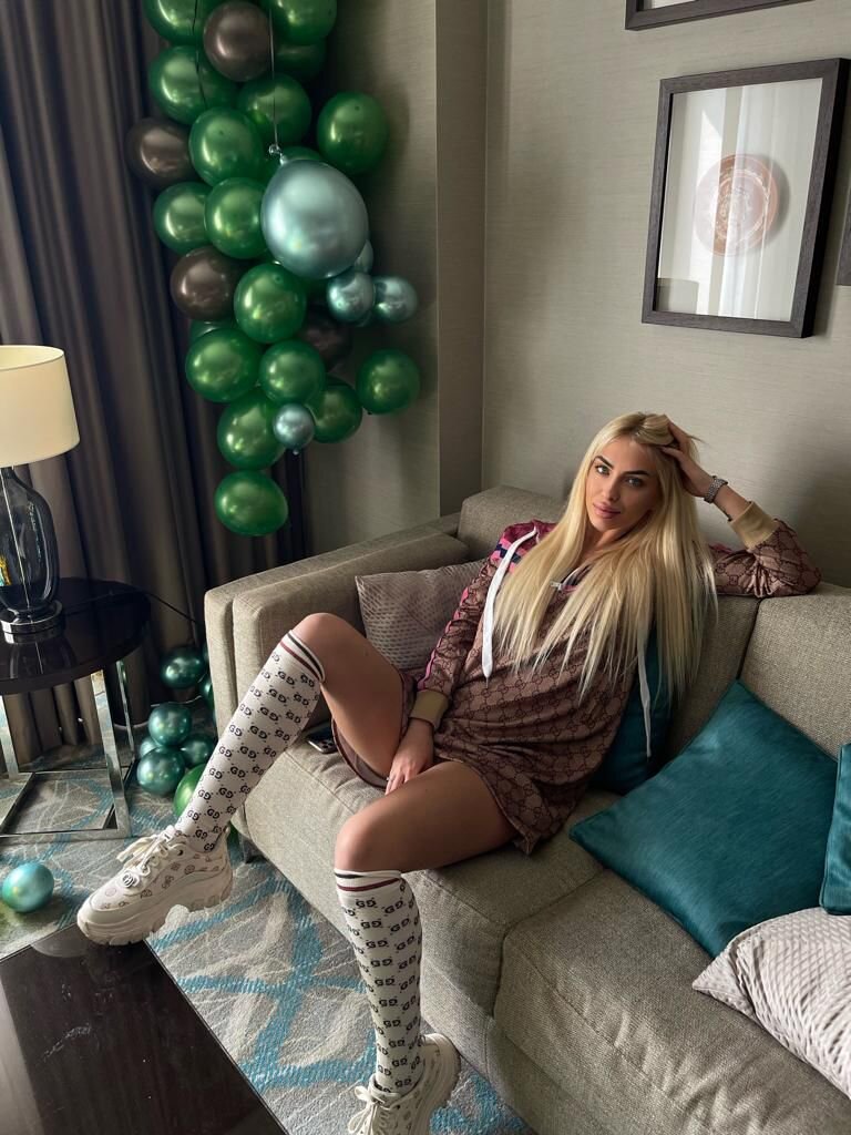 Ema_skyy
