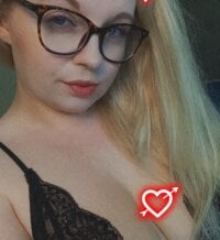 LolaLuvlee's Offline Chat Room