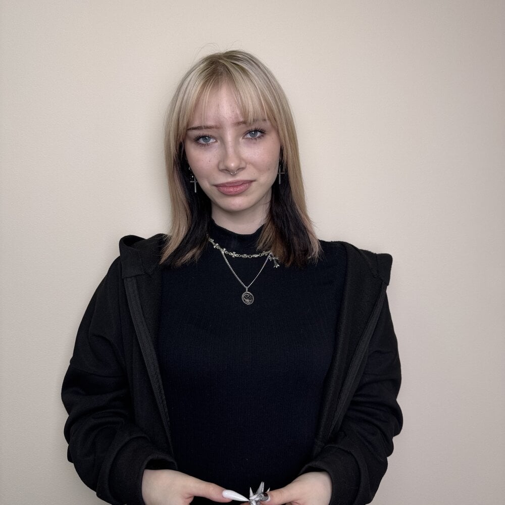 free6cams.com auramcvea livesex profile in white cams