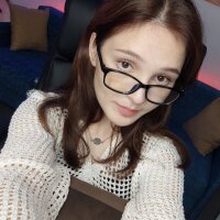 DarelleEmley Offline Chatraum