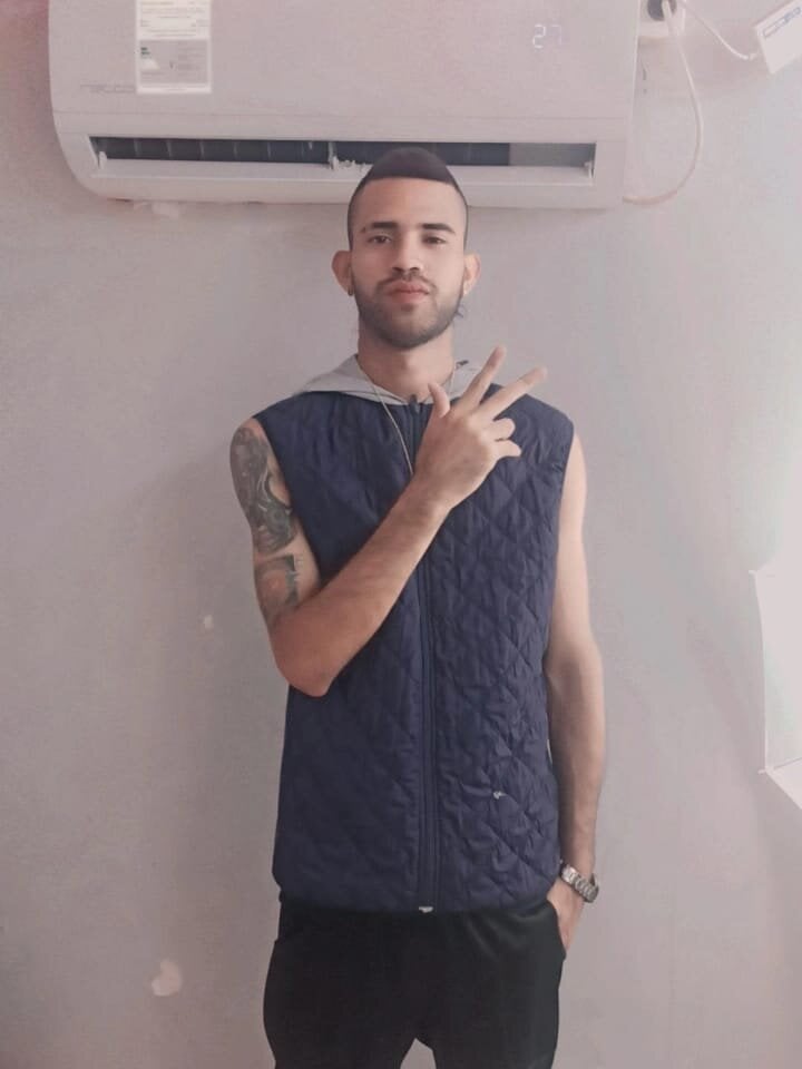adri_sexboy229 profile