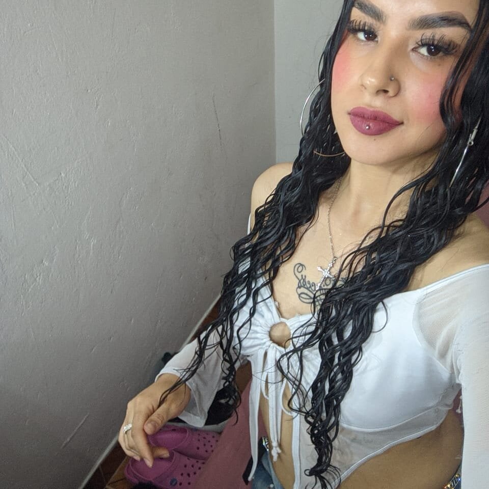 stripchat queengp webcam profile pic via livesexasiancams.com