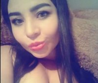 camila2hot's Offline Chat Room