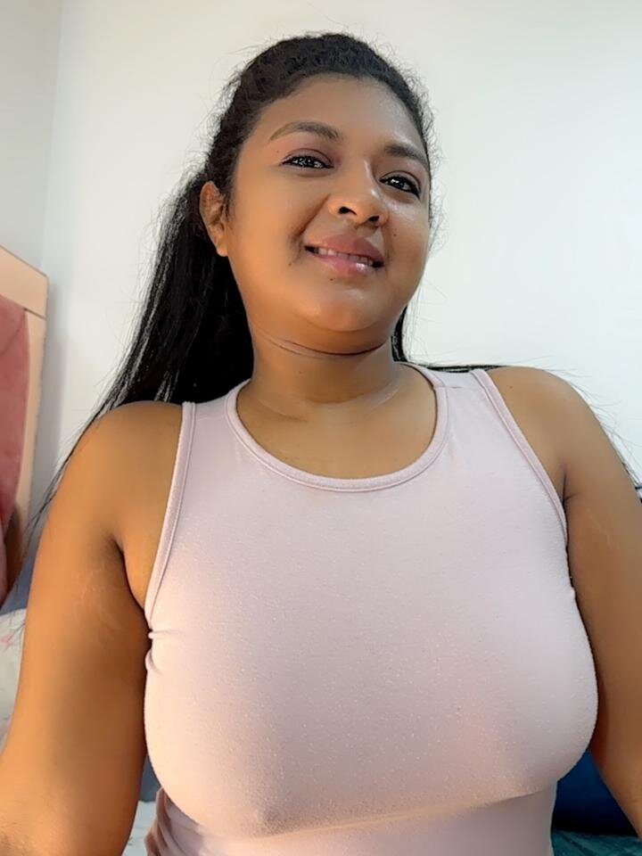 emily_carzon1's Offline XXX Chat