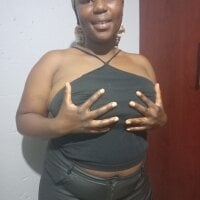 BlackChickx00's Offline Chat Room