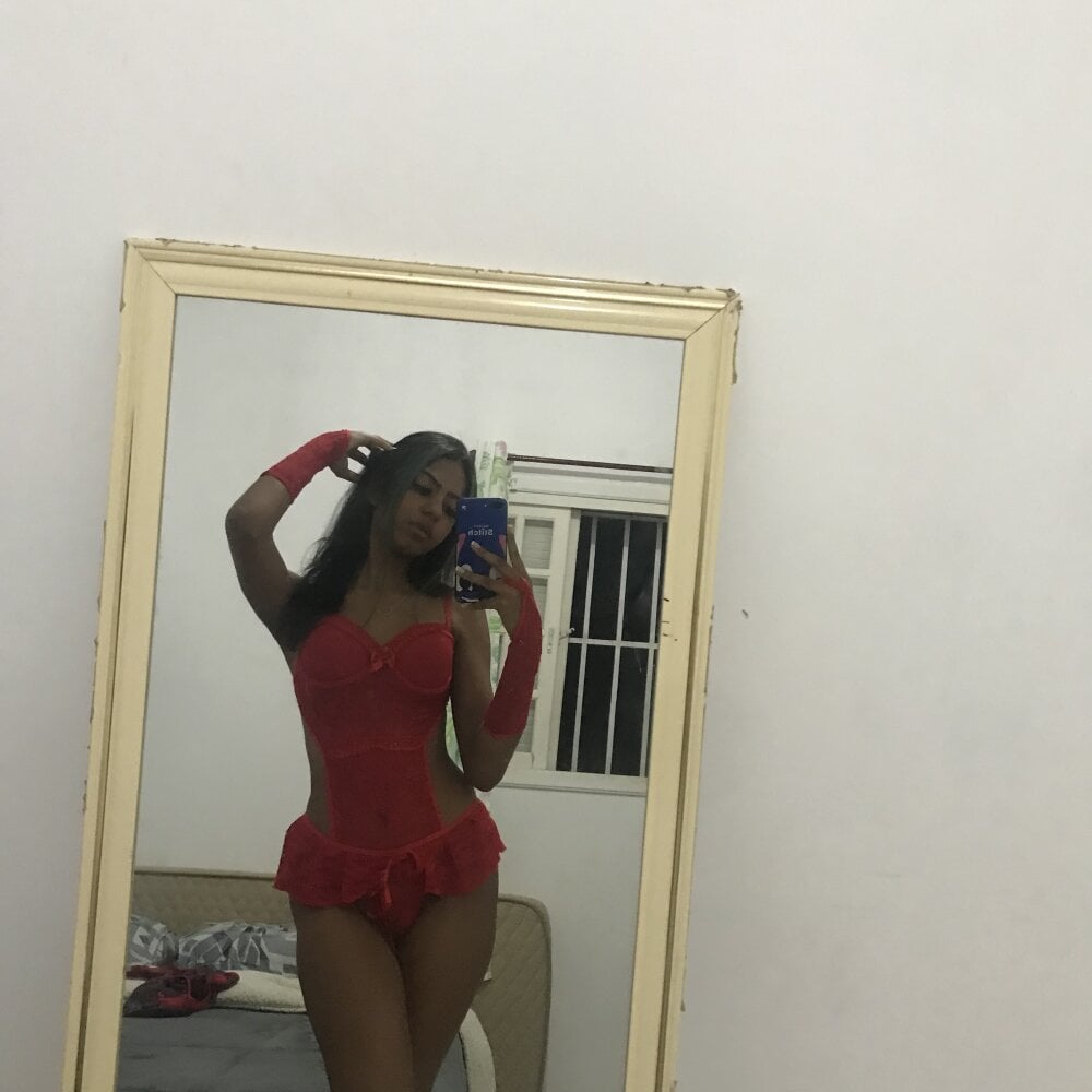 florzinhaaa from stripchat