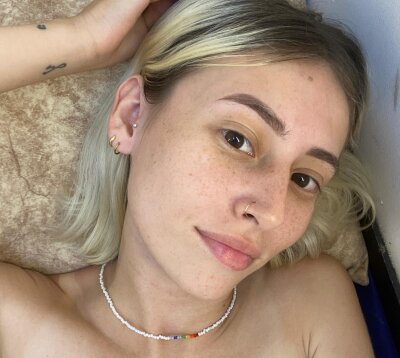 selena_amour from stripchat