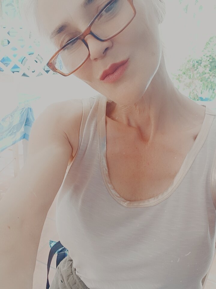 Julia_blond_angel's Offline XXX Chat