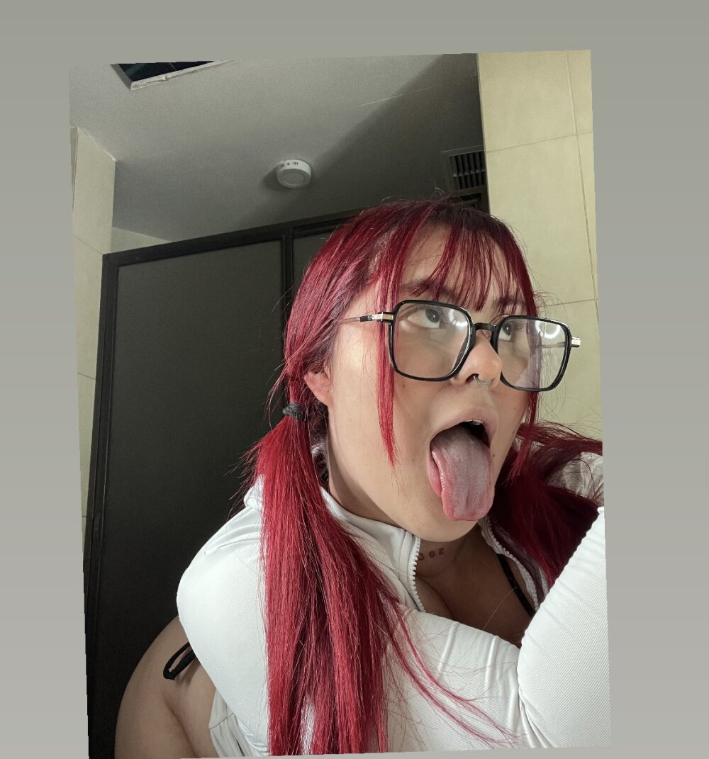 emmaparedes from stripchat