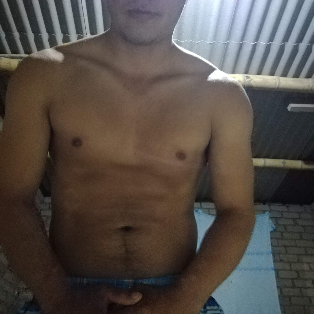 gustavo1135e from stripchat