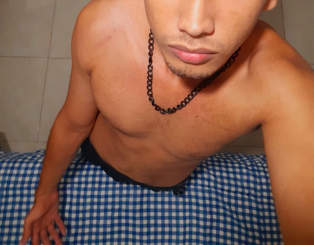 liam_david_05 from stripchat