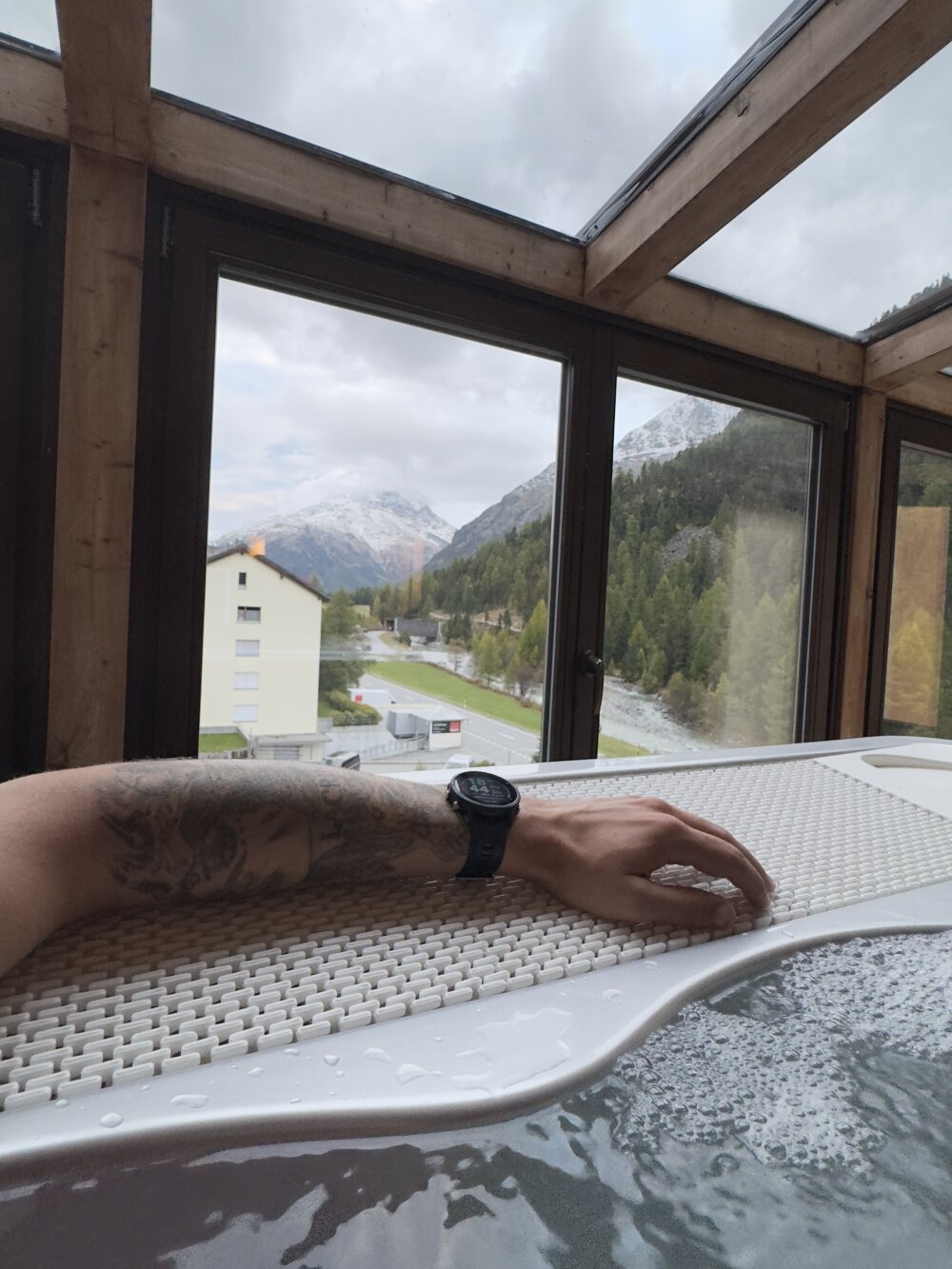 monsieurguitsxxx from stripchat