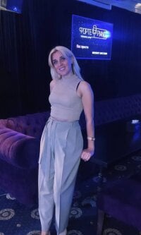 Bilik Sembang Luar Talian Tattoo_Blonde