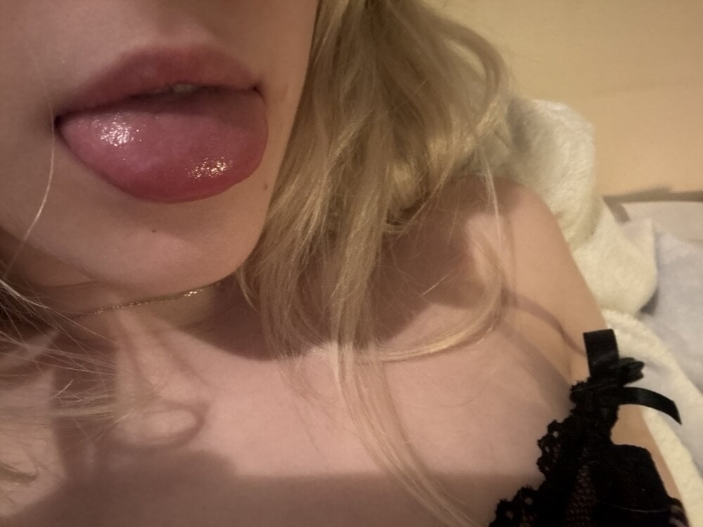 stripchat snowbunnyxo20