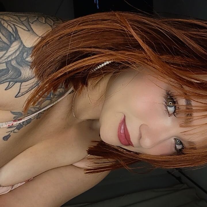 Alysson_LS live cam model at StripChat