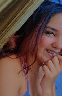 Sweet_abby23's Offline Chat Room