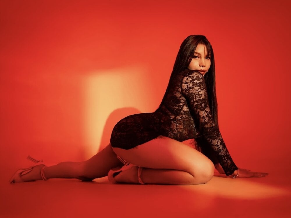 madeleinesanez from stripchat